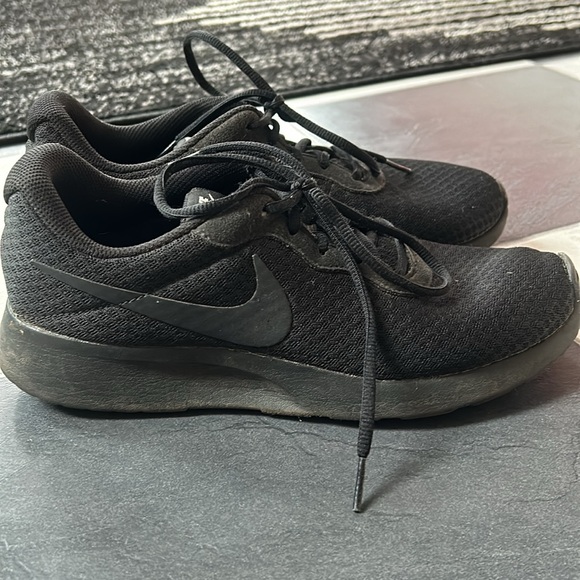 All Black Nike’s 👟 - Picture 2 of 5